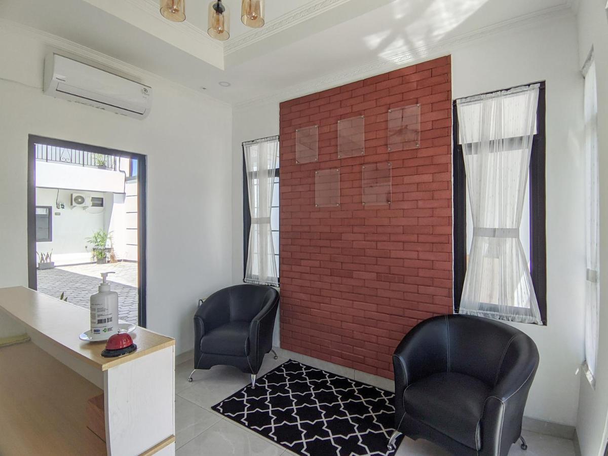 Hotel Reddoorz Syariah Near Jalan Caman Raya Bekasi Zewnętrze zdjęcie